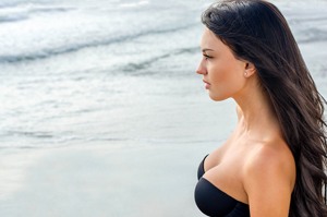 breast-surgeon-wesley-chapel-2-bigstock-sexy-girl-looking-at-the-sea